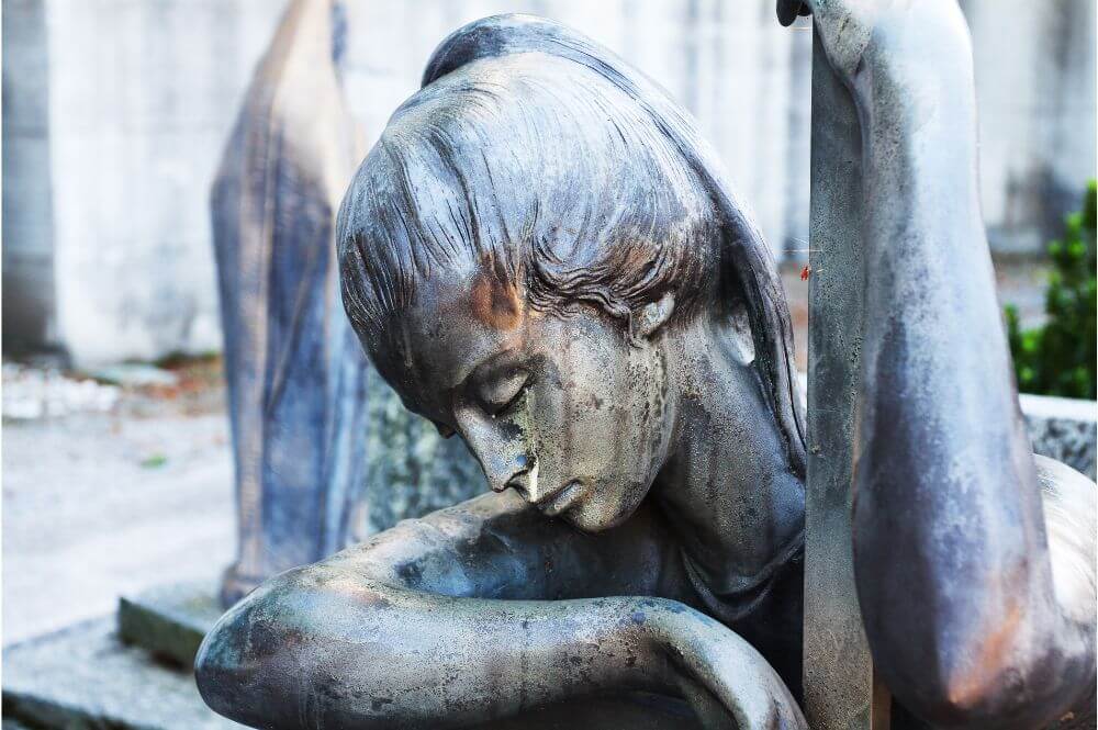 애도의 이유와 방법에 대해 이해하는 것은 우리를 소망의 자리로 안내한다. Image by Canva.